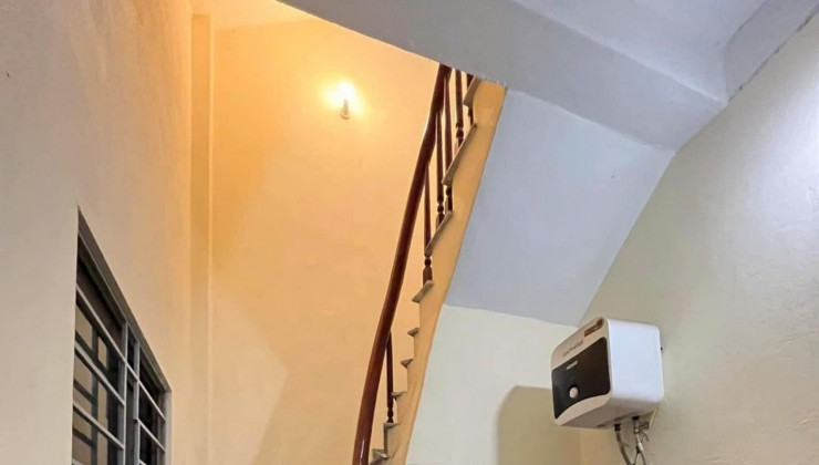 Cho thuê Ở NHÓM 4 NGƯỜI, HỘ GĐ nhà Nguyên căn ngõ Kim Hoa, 20m2 - 3 tầng - 2 ngủ - 8 triệu